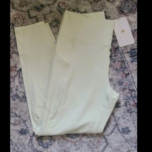 Fabletics Oasis High-Waisted Pocket 7/8 Leggings